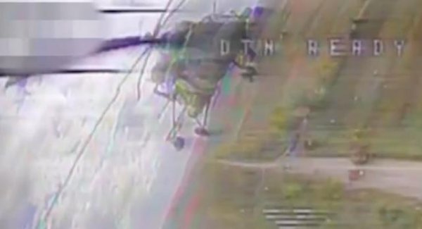 鼎冠优配 精准猎杀：乌克兰FPV无人机击落一架俄军米-8运输直升机，现场惨不忍睹