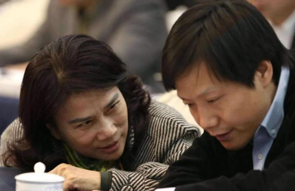 趣策略 董明珠再发“大红包”，雷军“0分红”又陷风暴眼